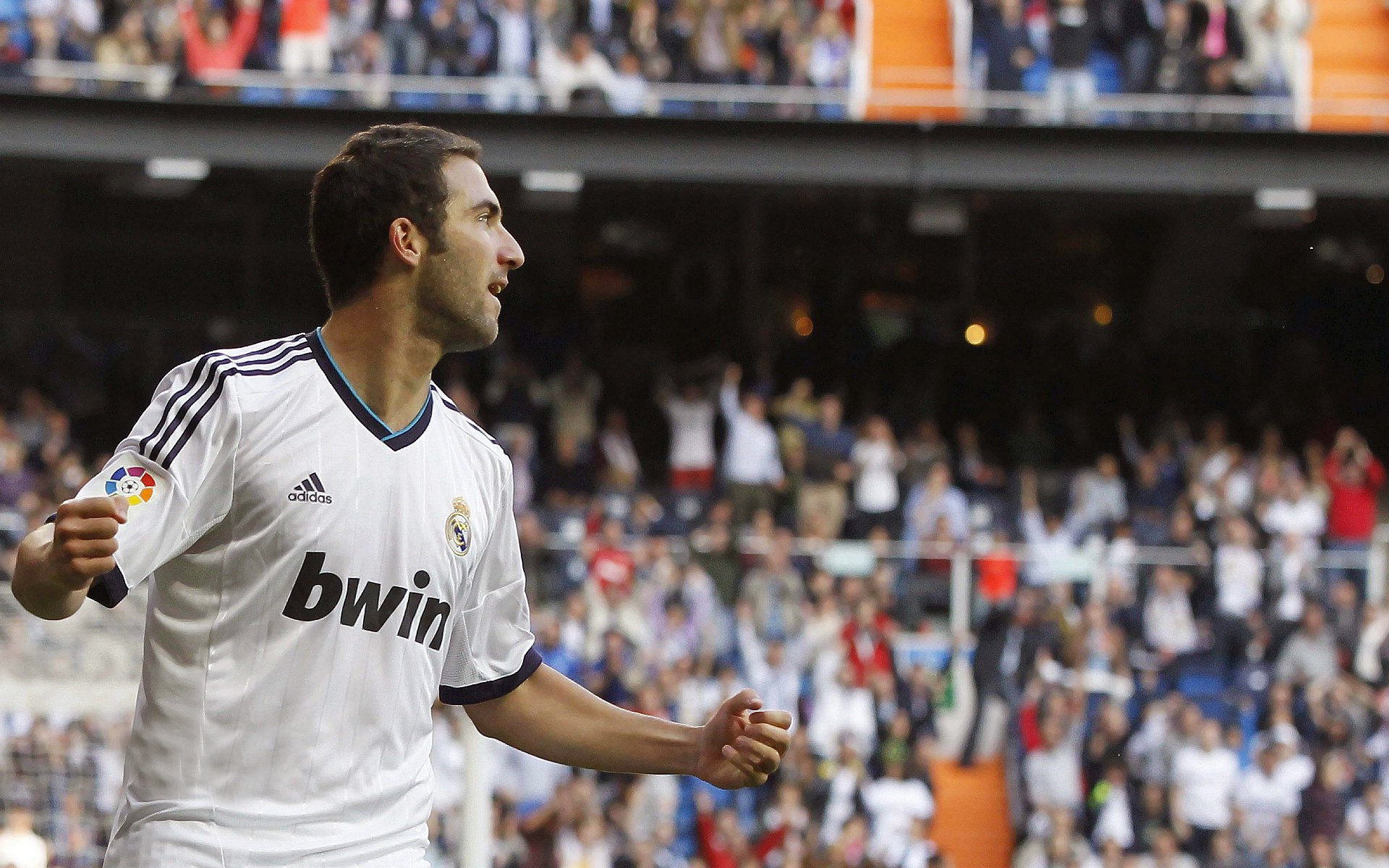 爱游戏体育-魔术强势拿下湖人,浓眉成为关键先生,当紫金王朝遭遇奥兰多魔法